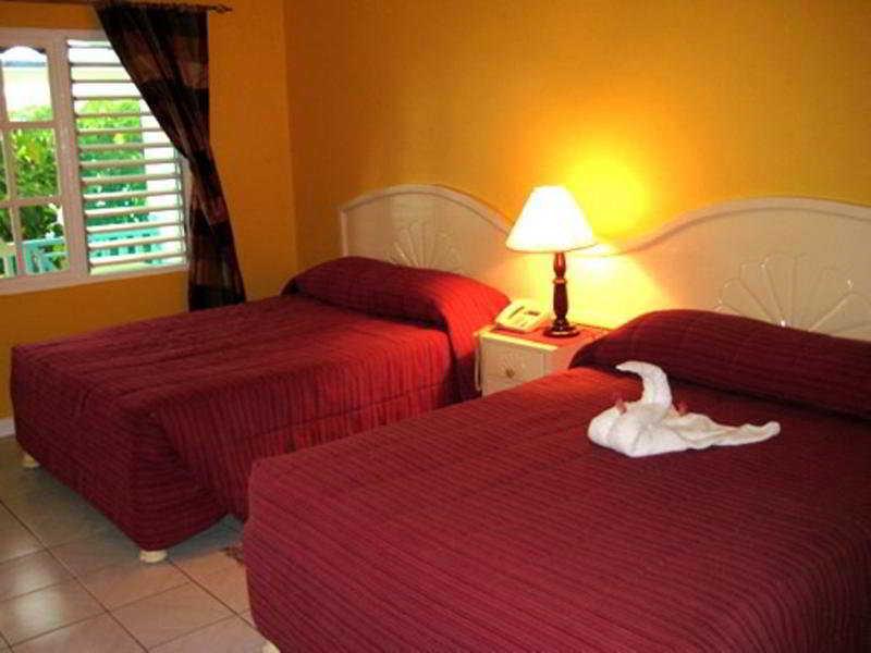 Coral Seas Beach Negril Buitenkant foto