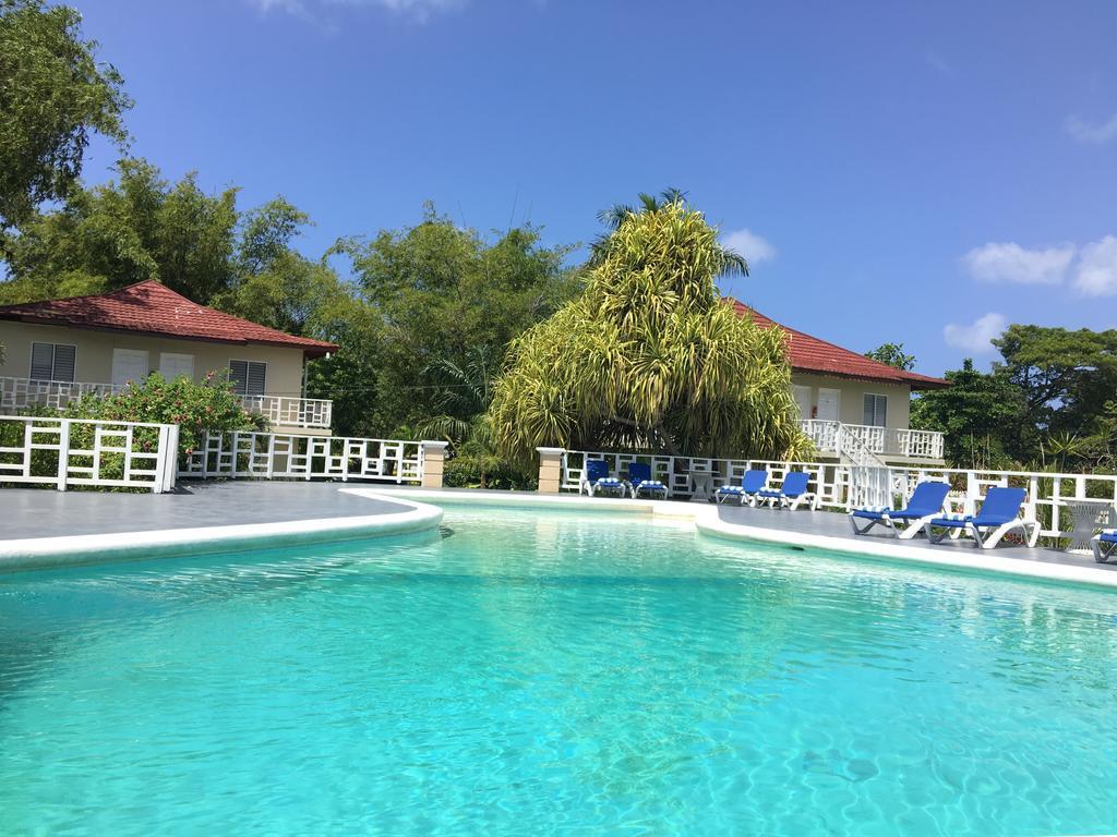 Coral Seas Beach Negril Buitenkant foto