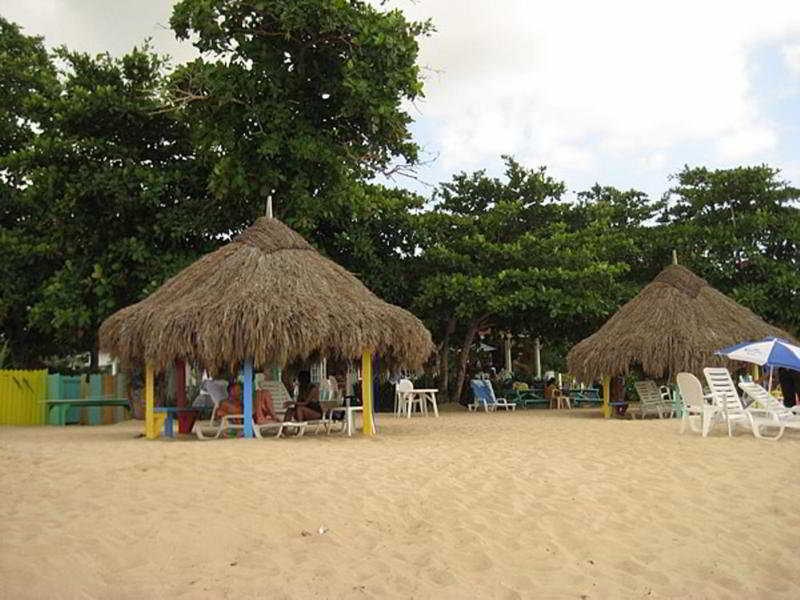 Coral Seas Beach Negril Buitenkant foto