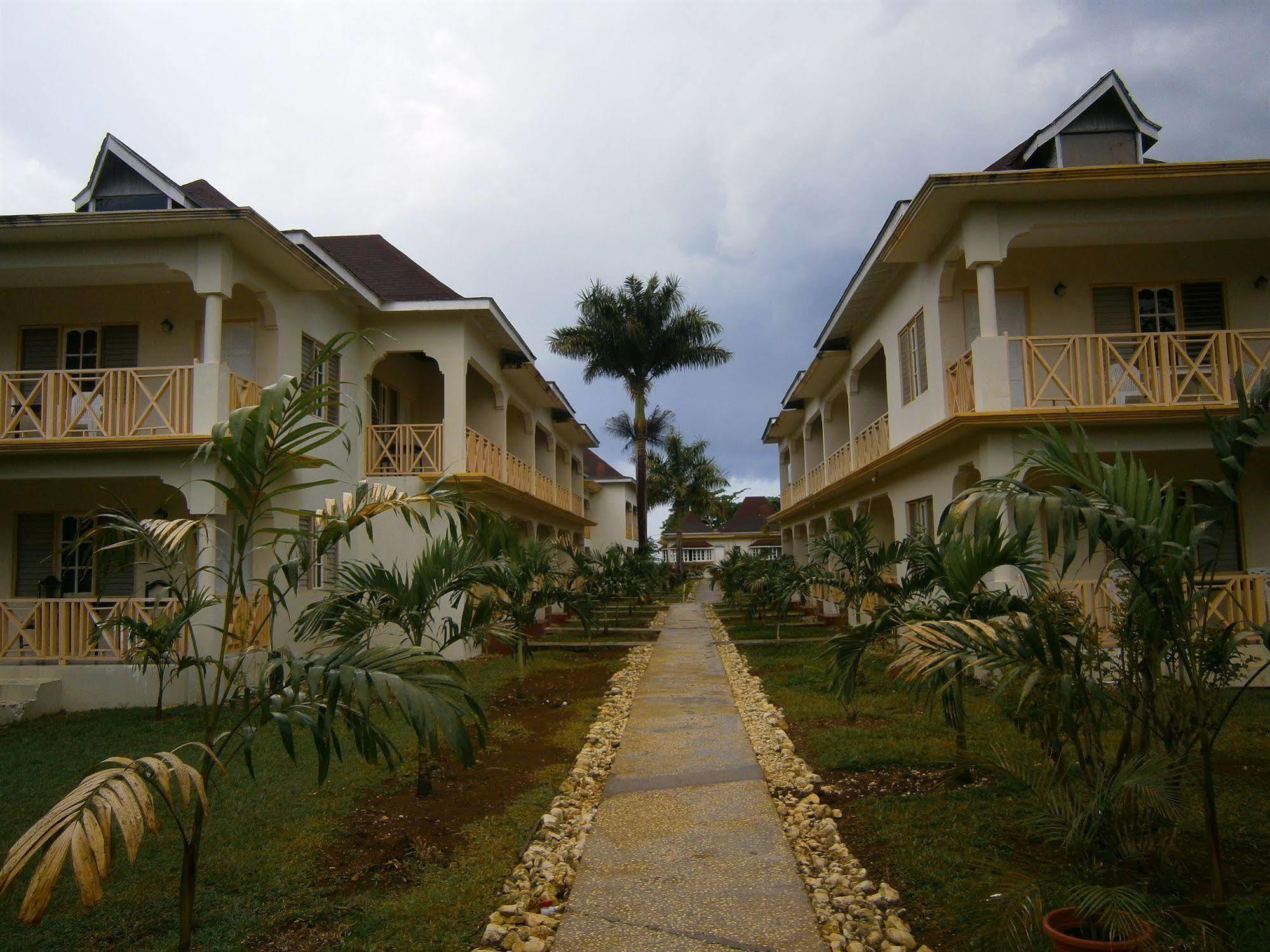 Coral Seas Beach Negril Buitenkant foto