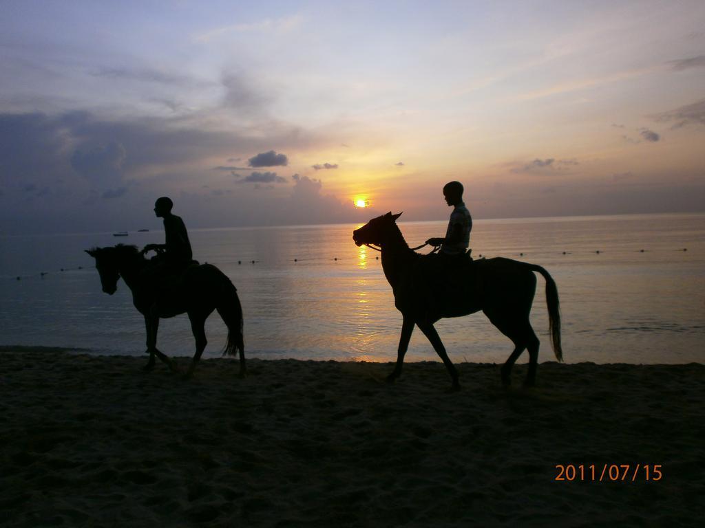 Coral Seas Beach Negril Buitenkant foto
