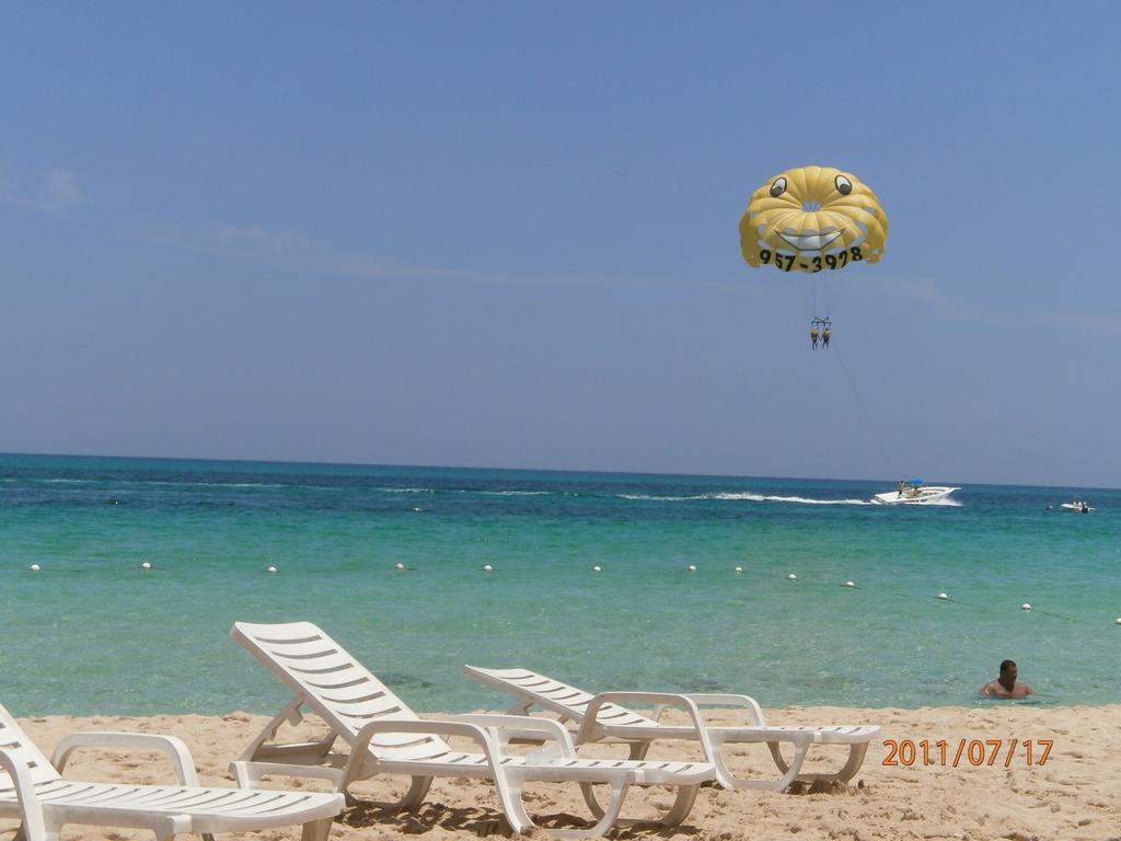 Coral Seas Beach Negril Buitenkant foto
