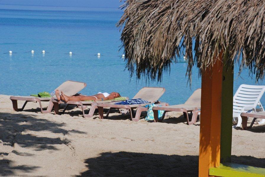 Coral Seas Beach Negril Buitenkant foto
