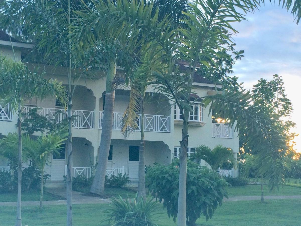 Coral Seas Beach Negril Buitenkant foto