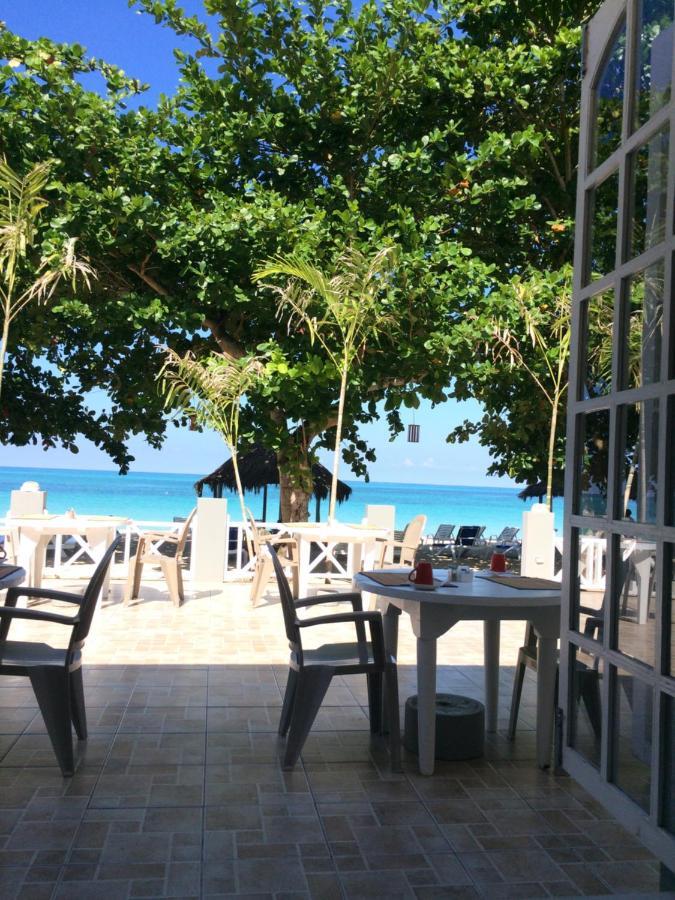 Coral Seas Beach Negril Buitenkant foto